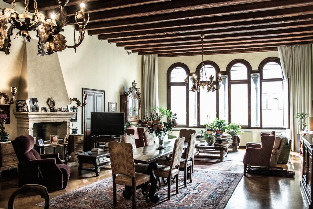 Palazzo Altinate - Note Di Piano Apartmán